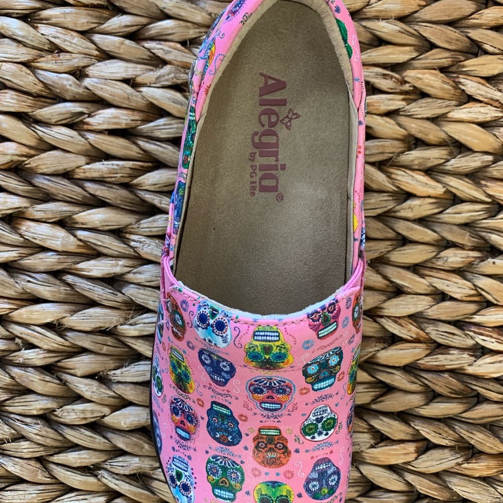 Alegria, Pink Sugar Skull slip on, Size 9